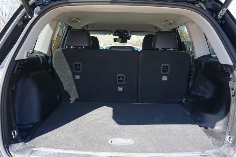 Jeep Grand Cherokee Vehicle Full-screen Gallery Image 18