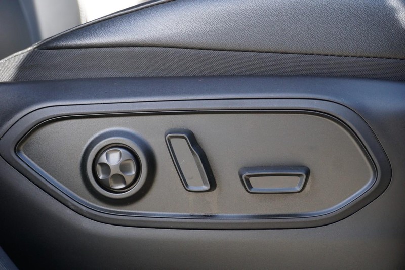 Jeep Grand Cherokee Vehicle Full-screen Gallery Image 26