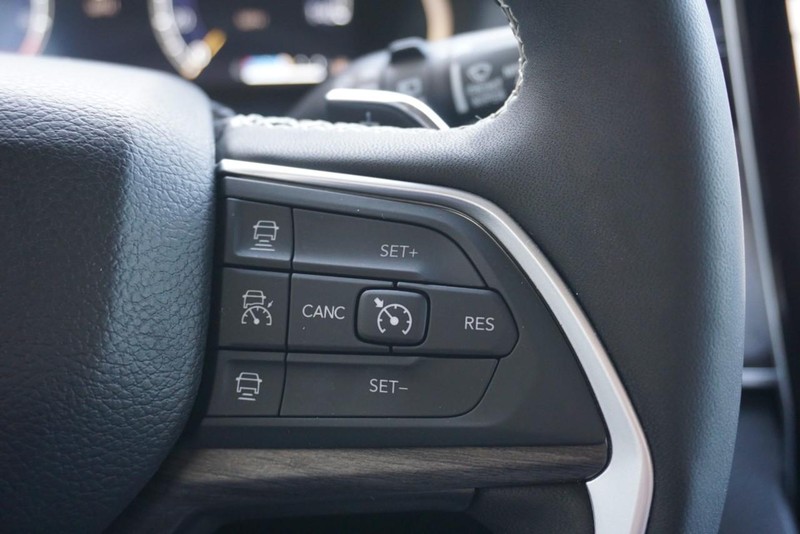 Jeep Grand Cherokee Vehicle Full-screen Gallery Image 36