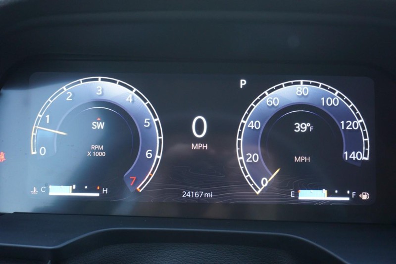 Jeep Grand Cherokee Vehicle Full-screen Gallery Image 37