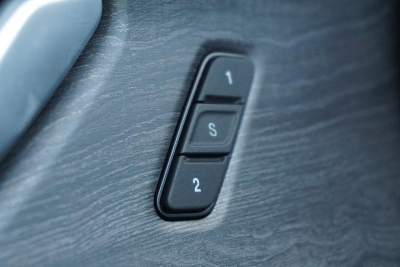 Jeep Grand Cherokee Vehicle Full-screen Gallery Image 39