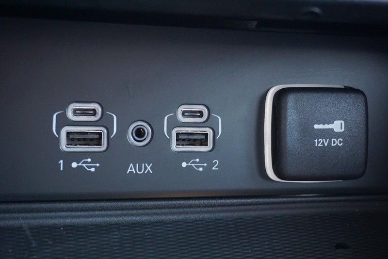 Jeep Grand Cherokee Vehicle Full-screen Gallery Image 44