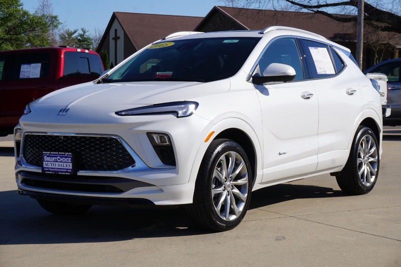 Buick Encore GX Vehicle Full-screen Gallery Image 07