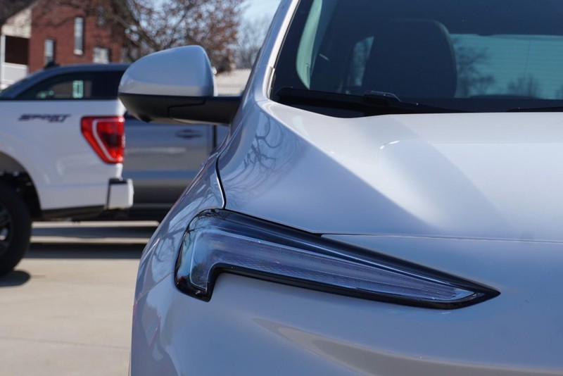 Buick Encore GX Vehicle Full-screen Gallery Image 09