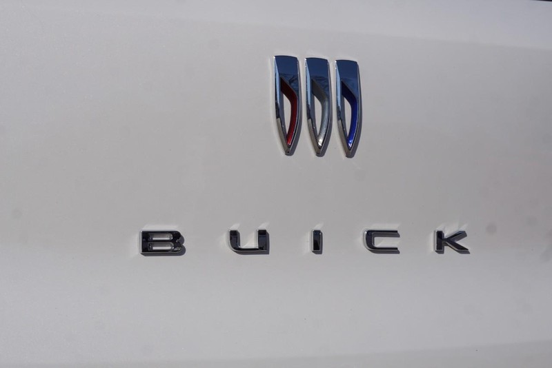 Buick Encore GX Vehicle Full-screen Gallery Image 20