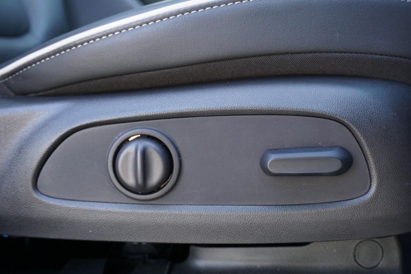 Buick Encore GX Vehicle Full-screen Gallery Image 31
