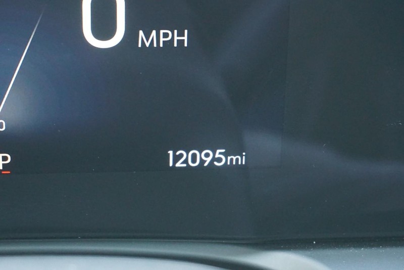 Buick Encore GX Vehicle Full-screen Gallery Image 43