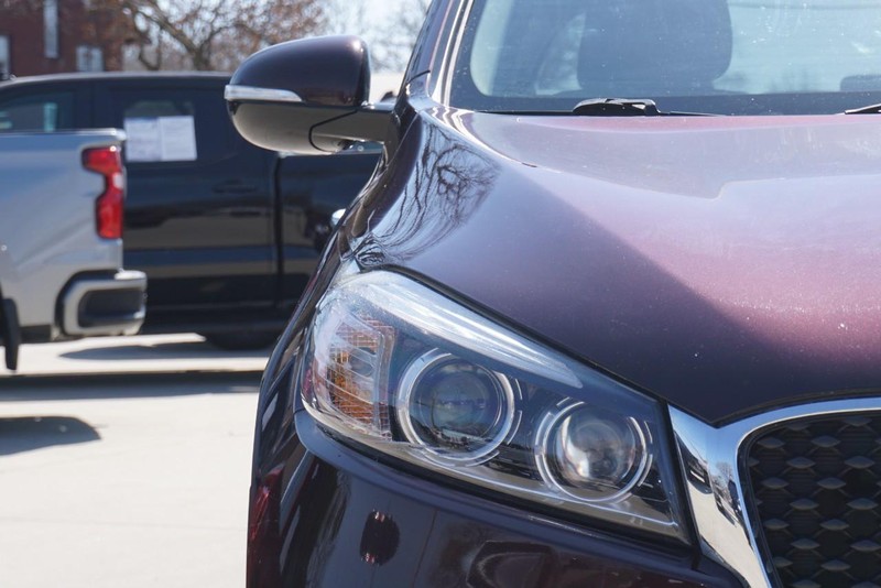 Kia Sorento Vehicle Full-screen Gallery Image 09