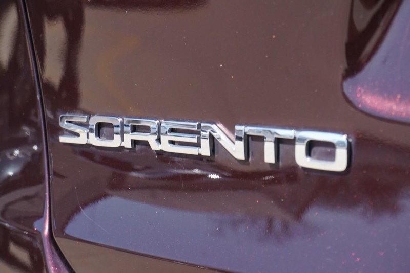 Kia Sorento Vehicle Full-screen Gallery Image 19