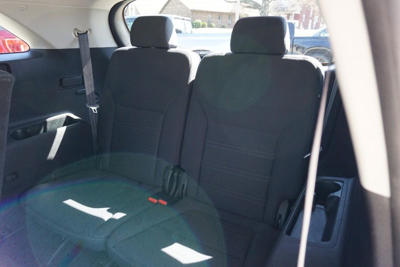 Kia Sorento Vehicle Full-screen Gallery Image 28