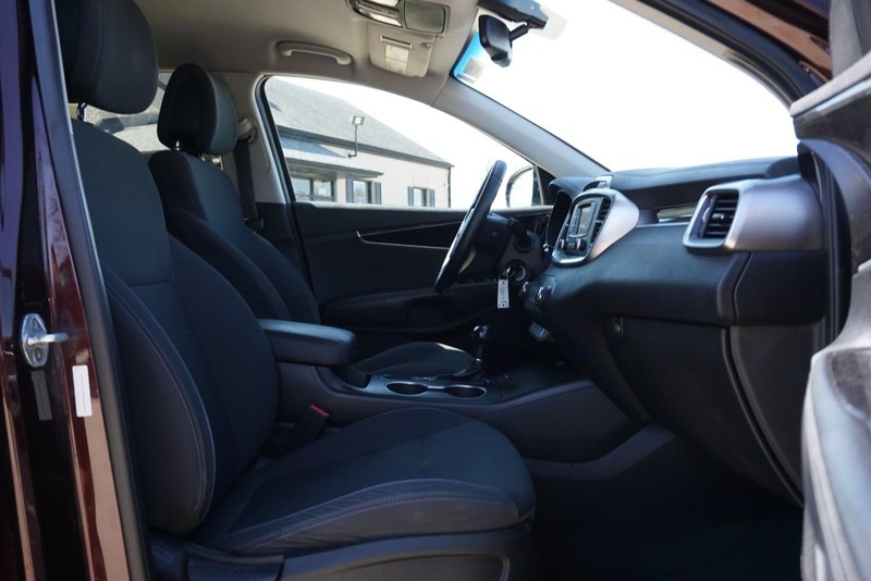 Kia Sorento Vehicle Full-screen Gallery Image 32