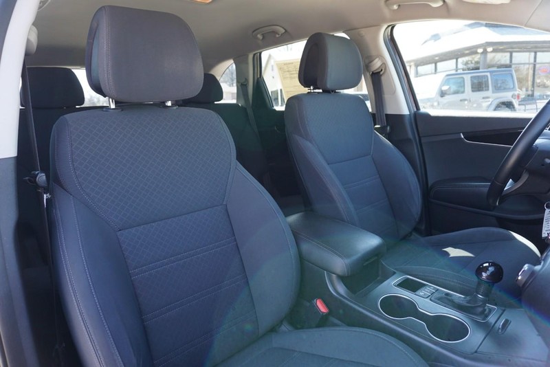 Kia Sorento Vehicle Full-screen Gallery Image 33