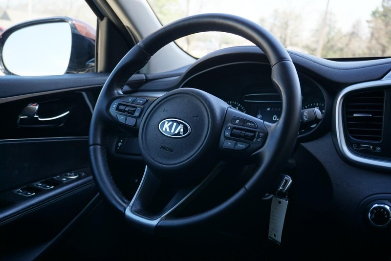 Kia Sorento Vehicle Full-screen Gallery Image 35