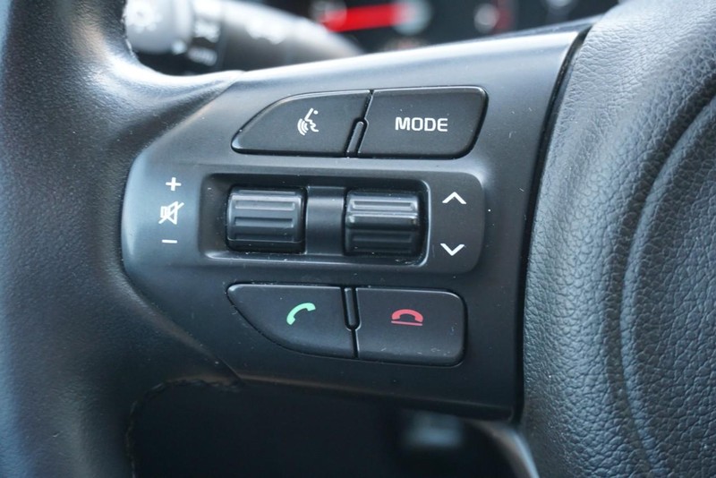 Kia Sorento Vehicle Full-screen Gallery Image 38