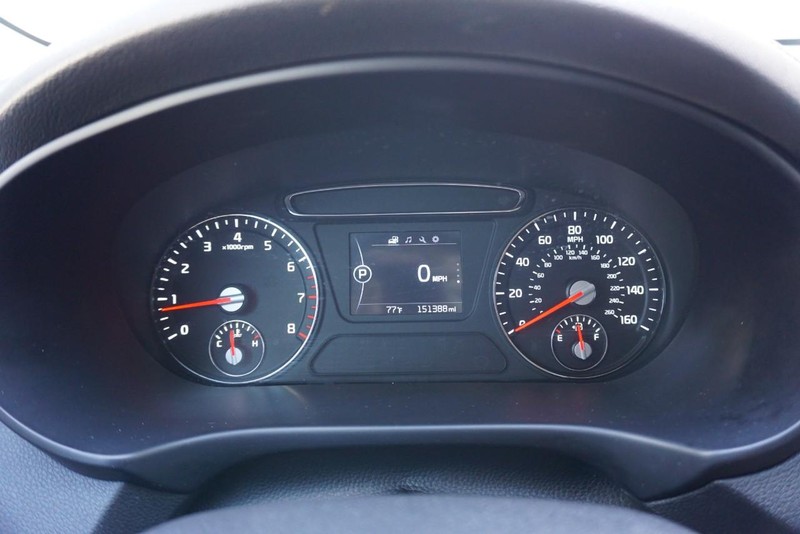 Kia Sorento Vehicle Full-screen Gallery Image 40