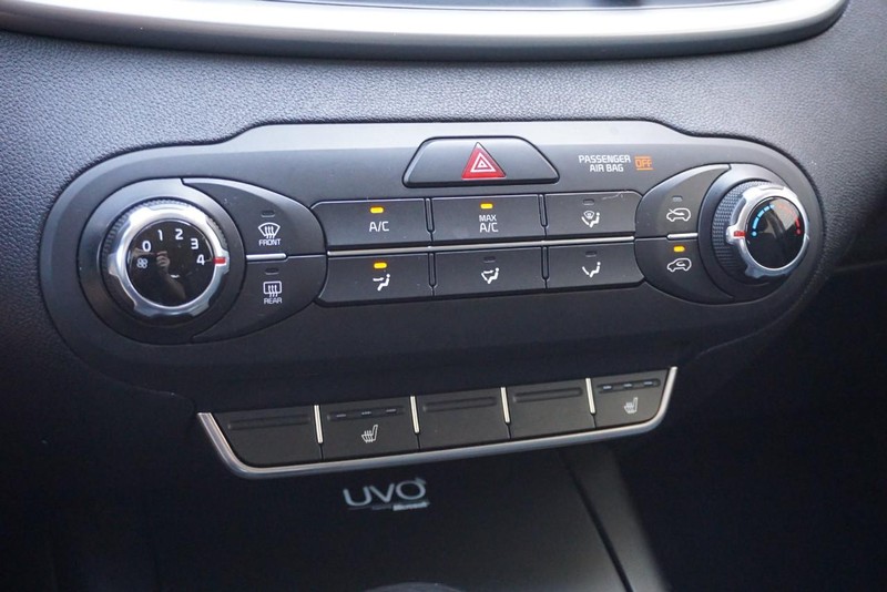 Kia Sorento Vehicle Full-screen Gallery Image 43