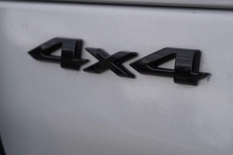 Jeep Grand Cherokee L Vehicle Full-screen Gallery Image 20