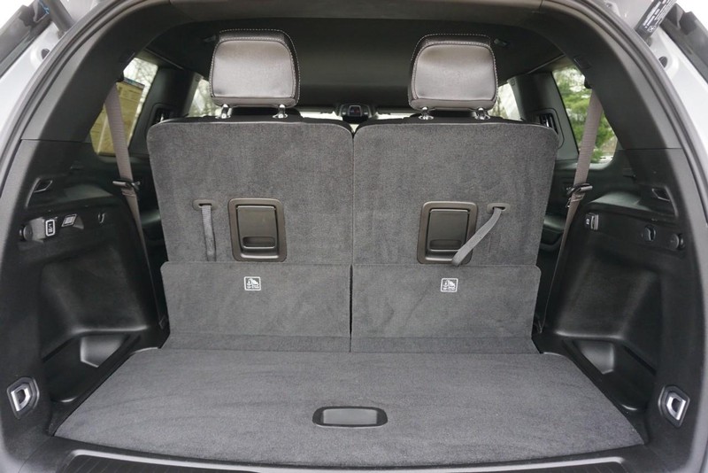 Jeep Grand Cherokee L Vehicle Full-screen Gallery Image 21