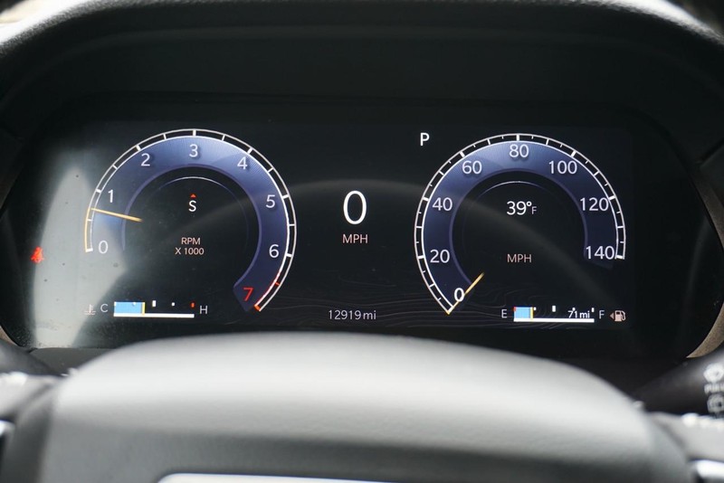 Jeep Grand Cherokee L Vehicle Full-screen Gallery Image 41