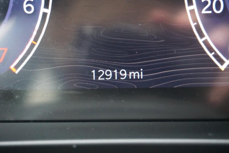 Jeep Grand Cherokee L Vehicle Full-screen Gallery Image 42