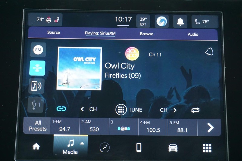 Jeep Grand Cherokee L Vehicle Full-screen Gallery Image 48