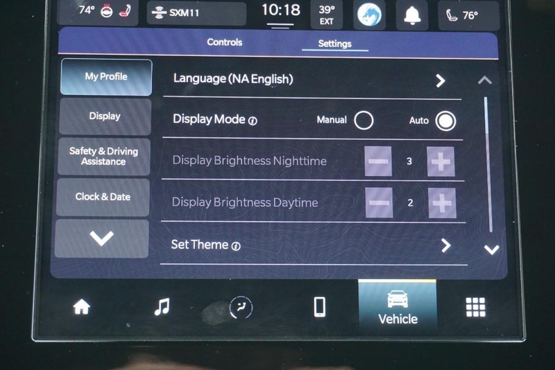 Jeep Grand Cherokee L Vehicle Full-screen Gallery Image 52