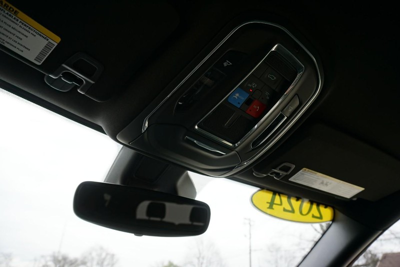 Jeep Grand Cherokee L Vehicle Full-screen Gallery Image 54