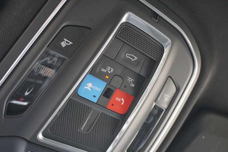 Jeep Grand Cherokee L Vehicle Full-screen Gallery Image 55