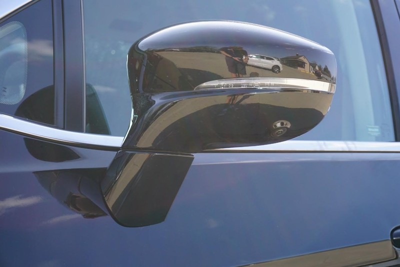 Chrysler Pacifica Vehicle Full-screen Gallery Image 12