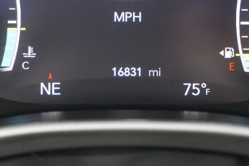 Chrysler Pacifica Vehicle Full-screen Gallery Image 47