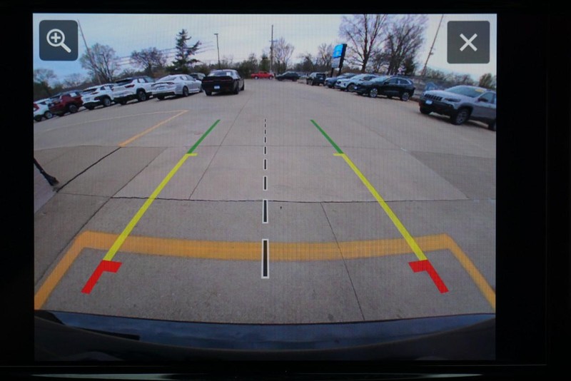 Chrysler Pacifica Vehicle Full-screen Gallery Image 64