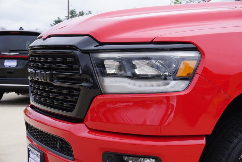 Ram 1500 Vehicle Full-screen Gallery Image 11