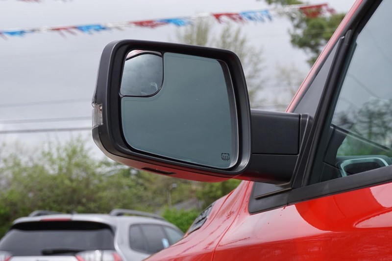 Ram 1500 Vehicle Full-screen Gallery Image 18