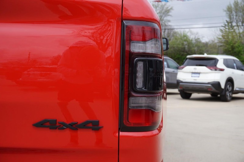 Ram 1500 Vehicle Full-screen Gallery Image 21