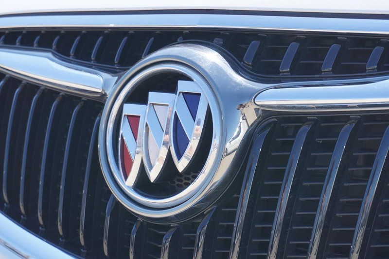 Buick Envision Vehicle Full-screen Gallery Image 11