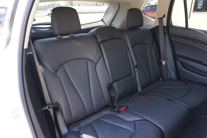 Buick Envision Vehicle Full-screen Gallery Image 26