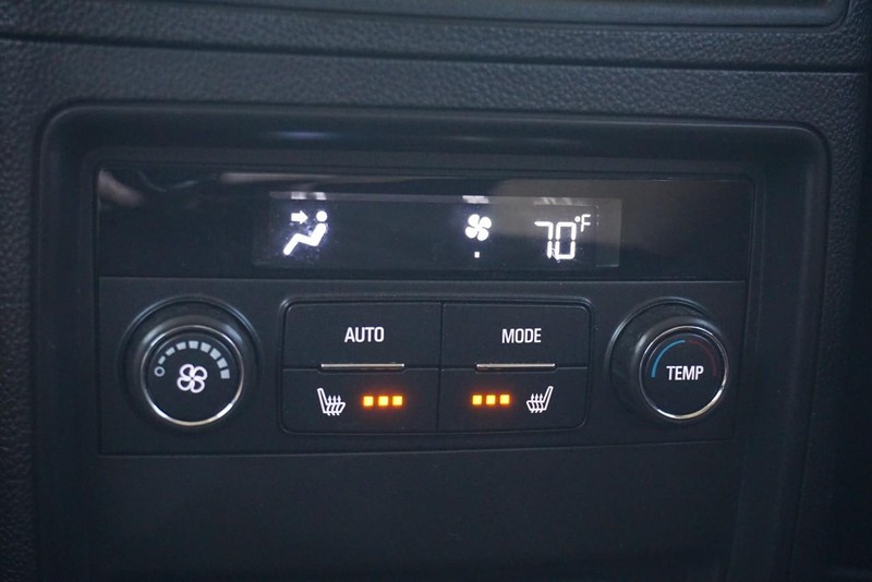 Buick Envision Vehicle Full-screen Gallery Image 34