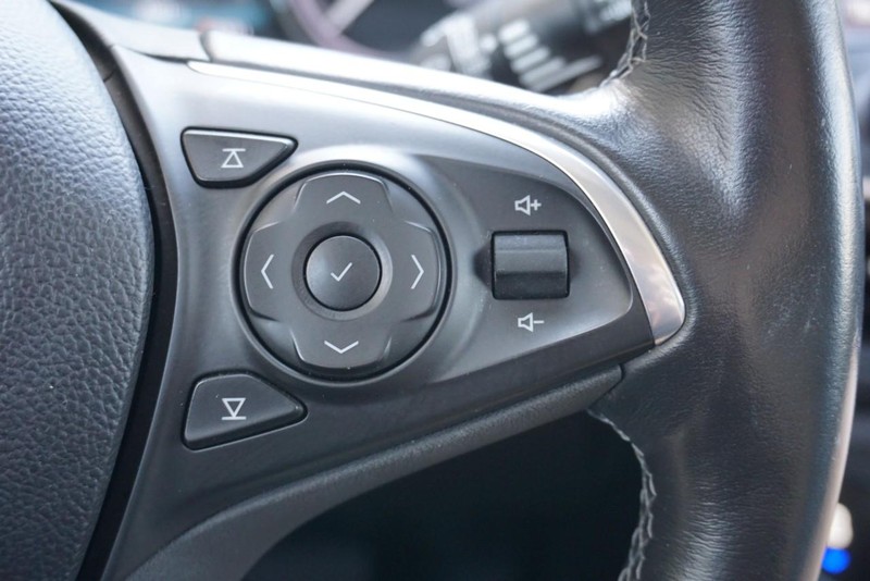 Buick Envision Vehicle Full-screen Gallery Image 37