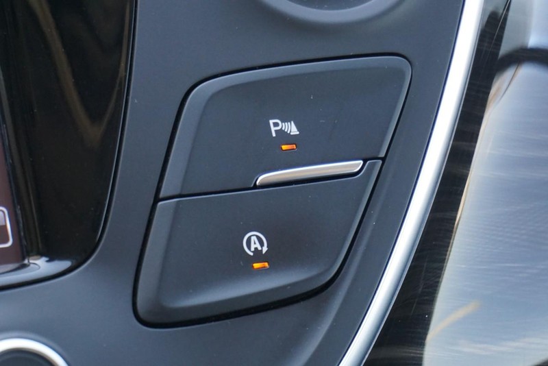 Buick Envision Vehicle Full-screen Gallery Image 42