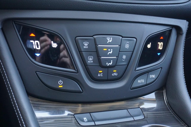 Buick Envision Vehicle Full-screen Gallery Image 44