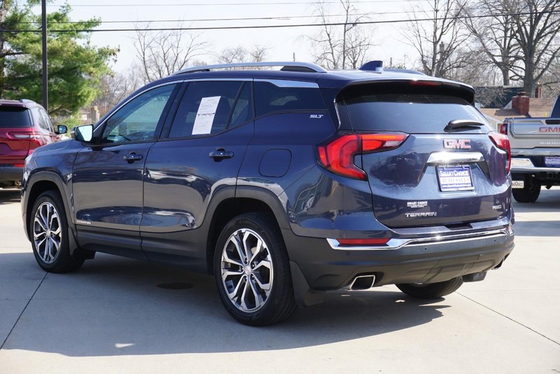 GMC Terrain Vehicle Full-screen Gallery Image 05