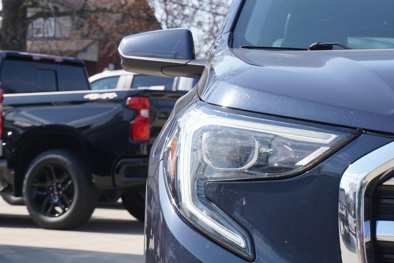 GMC Terrain Vehicle Full-screen Gallery Image 09