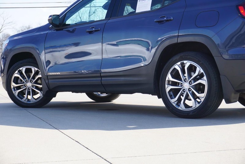 GMC Terrain Vehicle Full-screen Gallery Image 13