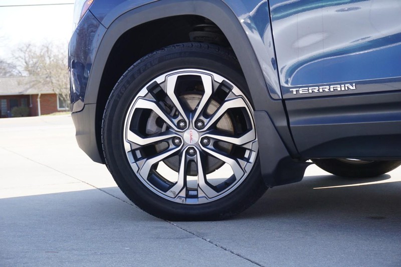 GMC Terrain Vehicle Full-screen Gallery Image 14