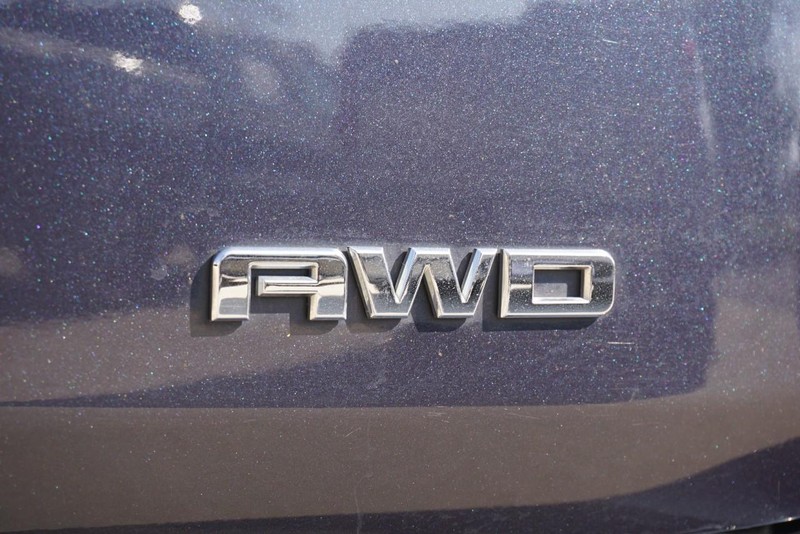 GMC Terrain Vehicle Full-screen Gallery Image 19