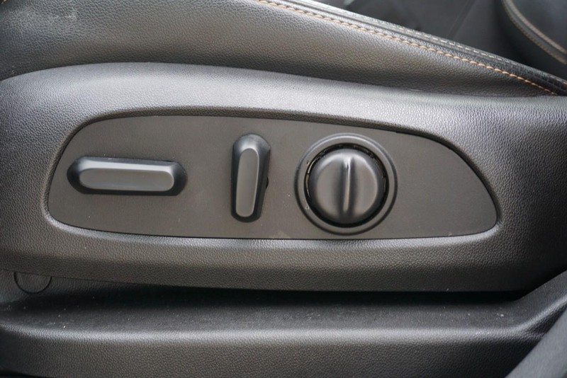 GMC Terrain Vehicle Full-screen Gallery Image 21