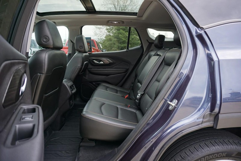 GMC Terrain Vehicle Full-screen Gallery Image 23