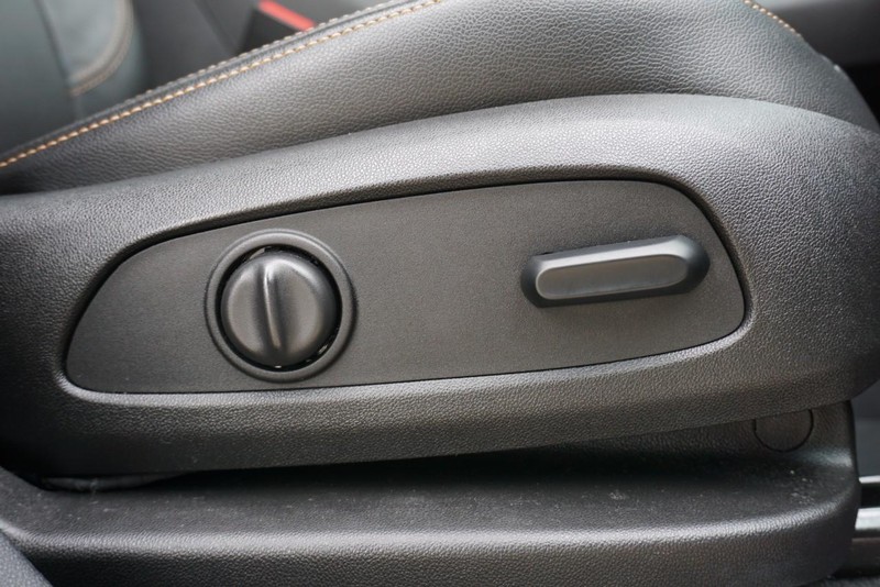 GMC Terrain Vehicle Full-screen Gallery Image 28