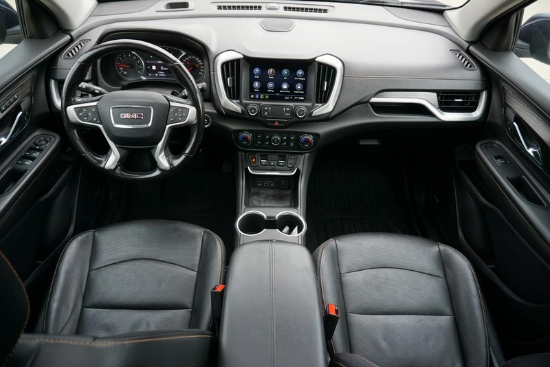 GMC Terrain Vehicle Full-screen Gallery Image 30