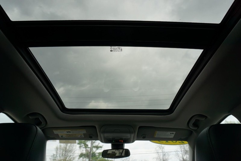 GMC Terrain Vehicle Full-screen Gallery Image 34